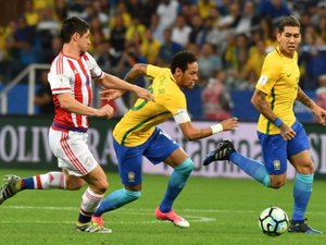 CBF volta a ser multada por gritos de 'bicha' em jogo da seleção brasileira