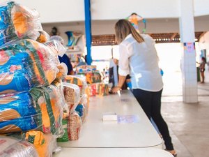 Em nova etapa, Educação de Maceió entrega mais de 10 mil kits de merenda