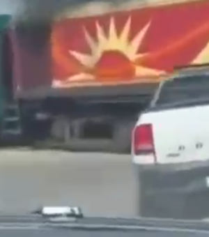 Imagens mostram momento que trem colide com carro em Satuba