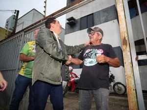 Caminhada de Severino Pessoa lota as ruas do bairro Batingas