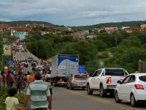 Ponte sobre o rio Ipanema apresenta rachaduras e PRF adota interdição parcial