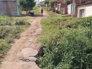 [Vídeo] Moradores fazem apelo por obras de pavimentação e saneamento no Zélia Barbosa Rocha