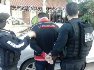 Preparador de goleiros da base do Inter é preso