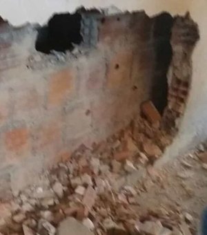 Homem mata mulher por R$ 50 e esconde corpo dentro de parede