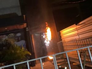 Incêndio atinge cervejaria no bairro do Feitosa, em Maceió