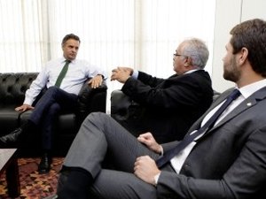 Rogério Teófilo e Pedro Vilela são recebidos por Aécio Neves em Brasília