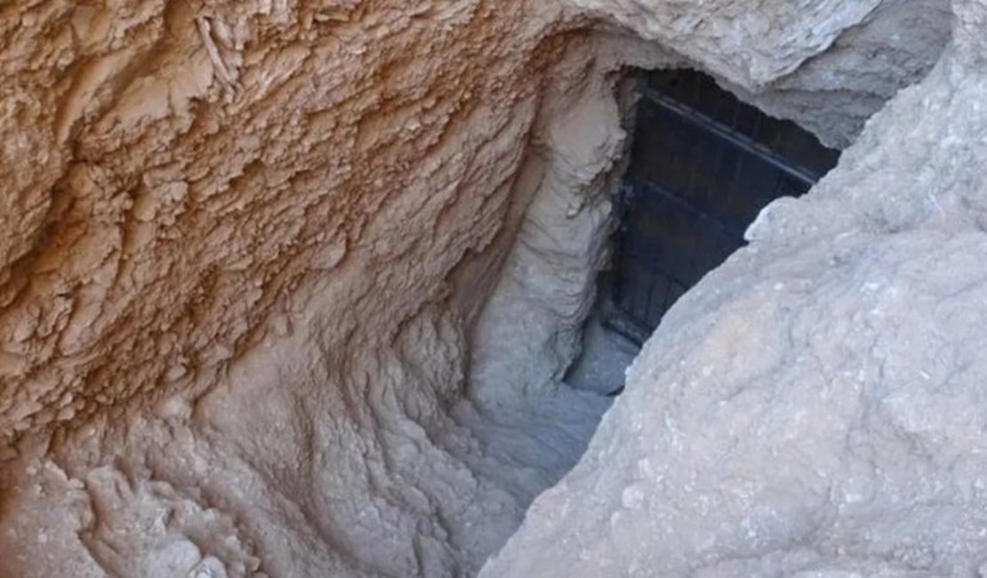 O que se sabe sobre a descoberta de uma tumba real de 3.500 anos no Egito