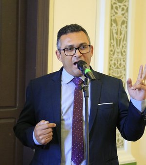Suplente Cesar Lira toma posse como vereador por Maceió