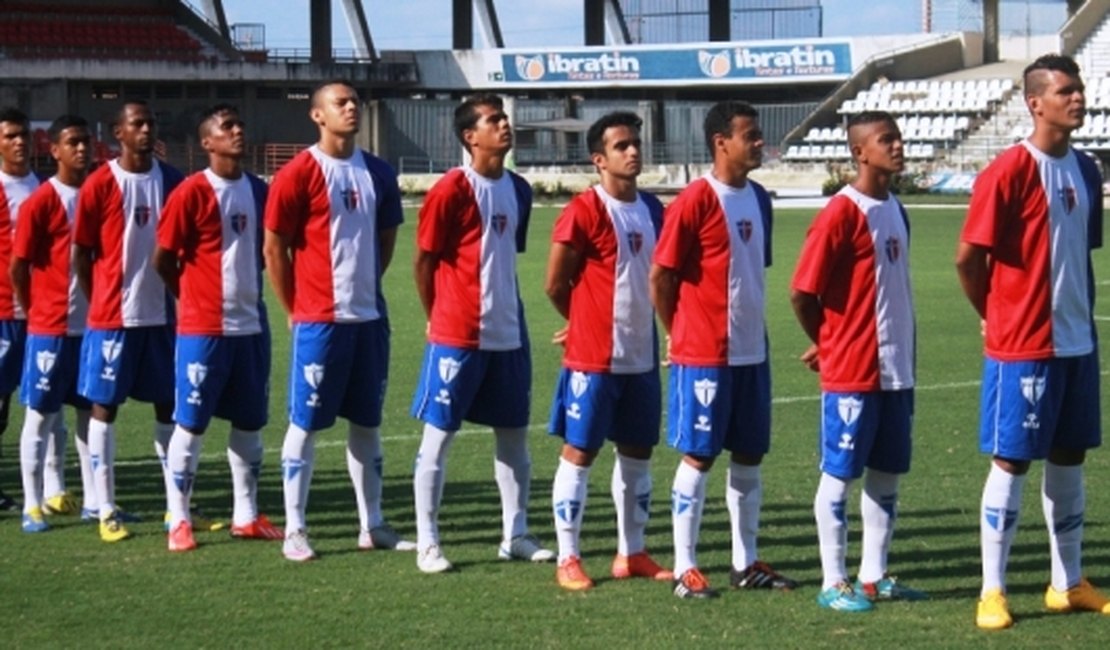 São Domingos vence Penedense e continua com chances