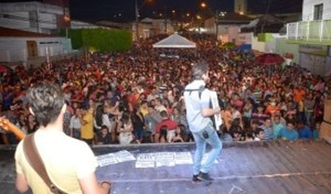 Milhares de pessoas prestigiam o encerramento da Festa das Barracas em Limoeiro de Anadia‏