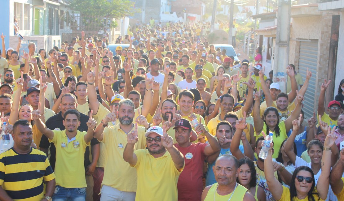 Júnior Loureiro consolida campanha com caminhada histórica em Japaratinga