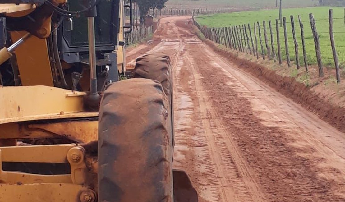 Prefeitura de Lagoa da Canoa intensifica manutenção das vias rurais