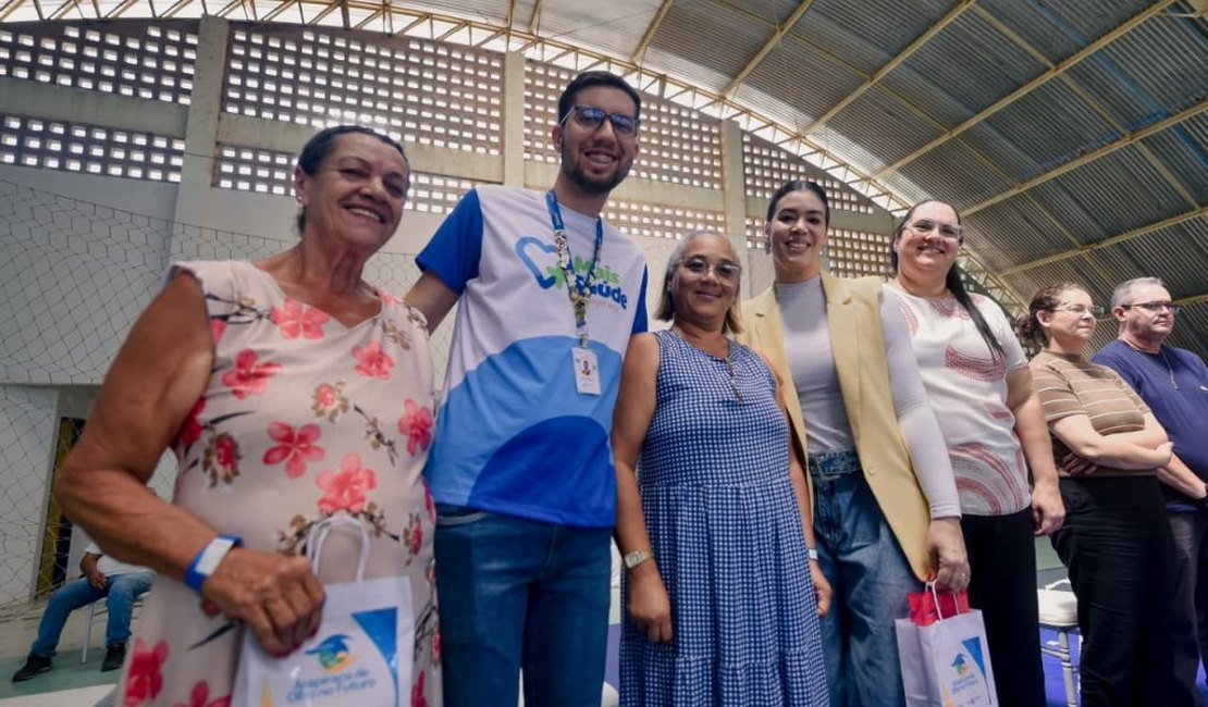 Arapiraca de Olho no Futuro avança com entrega de mais de 500 óculos de grau