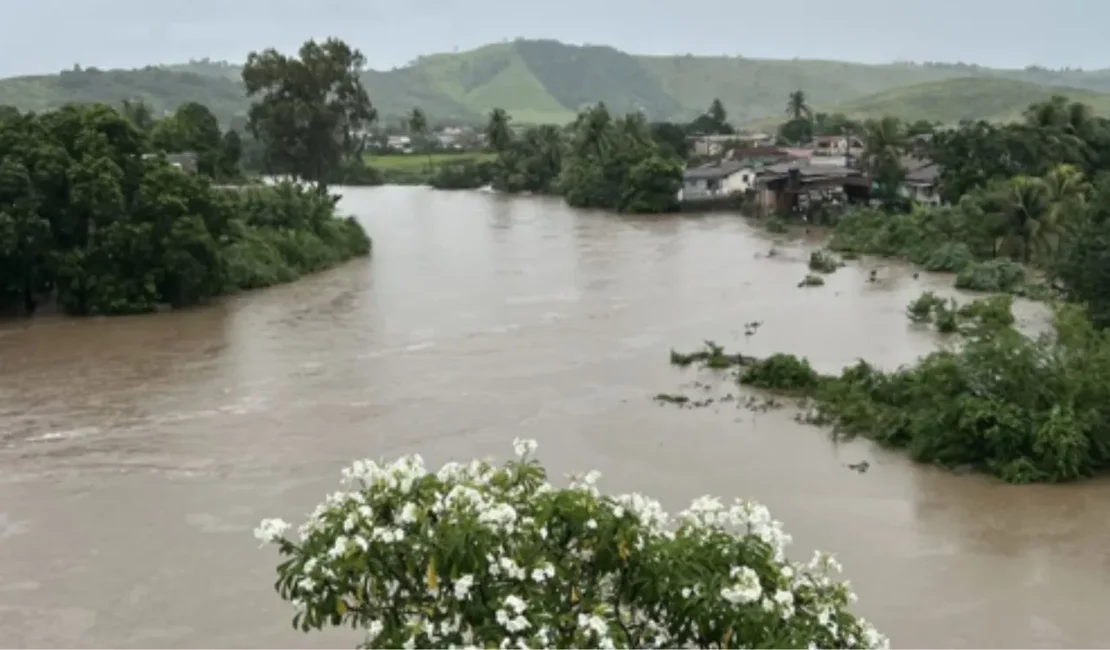 Chuvas em Pernambuco: 4 morrem e mais de 300 vítimas são resgatadas
