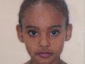 Menina de 9 anos confessa que agrediu ‘a mochiladas’ colega que morreu após 7 dias