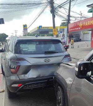 Ronda no Bairro prende jovem por embriaguez ao volante, após acidente no Trapiche da Barra