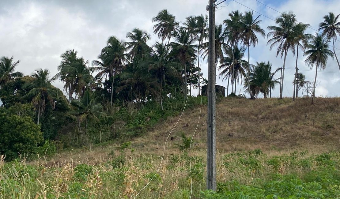 Fiação elétrica caída ofecere risco em Maragogi