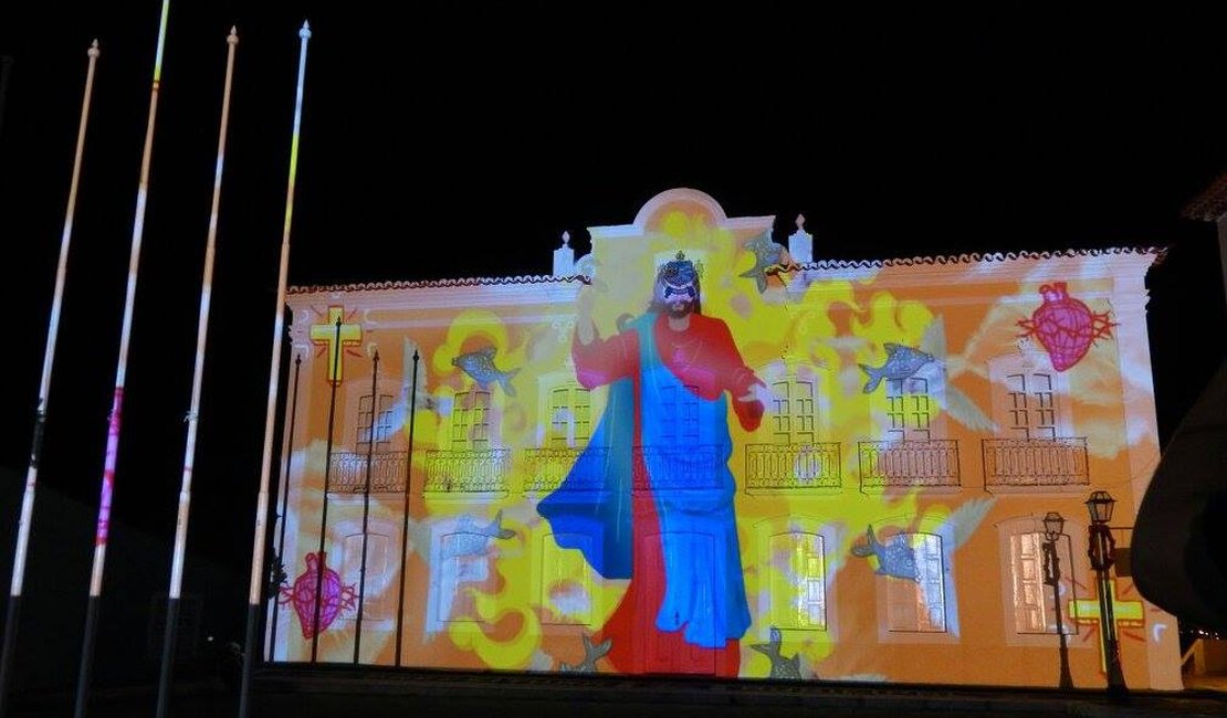 Penedo Luz apresenta vídeo mapping e shows na Praça Barão de Penedo nesta quinta-feira, 15