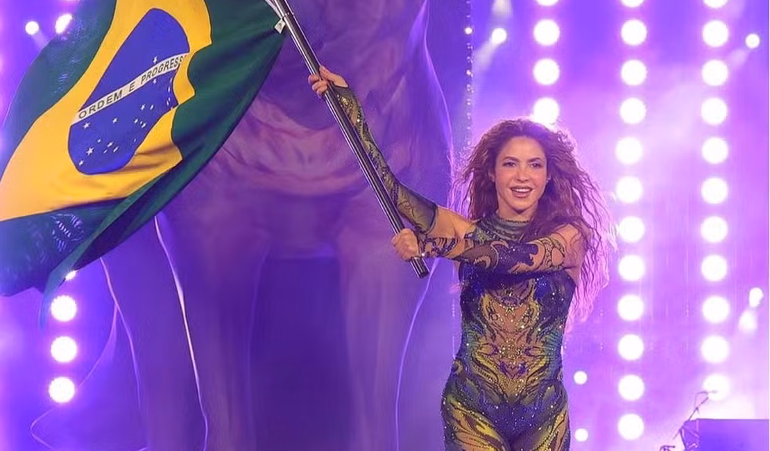 Shakira faz post de agradecimento após show em Copacabana: 'Inesquecível e arrepiante'