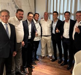 Casamento de vereador torna-se ‘palanque’ e reúne possíveis aliados de JHC em 2026