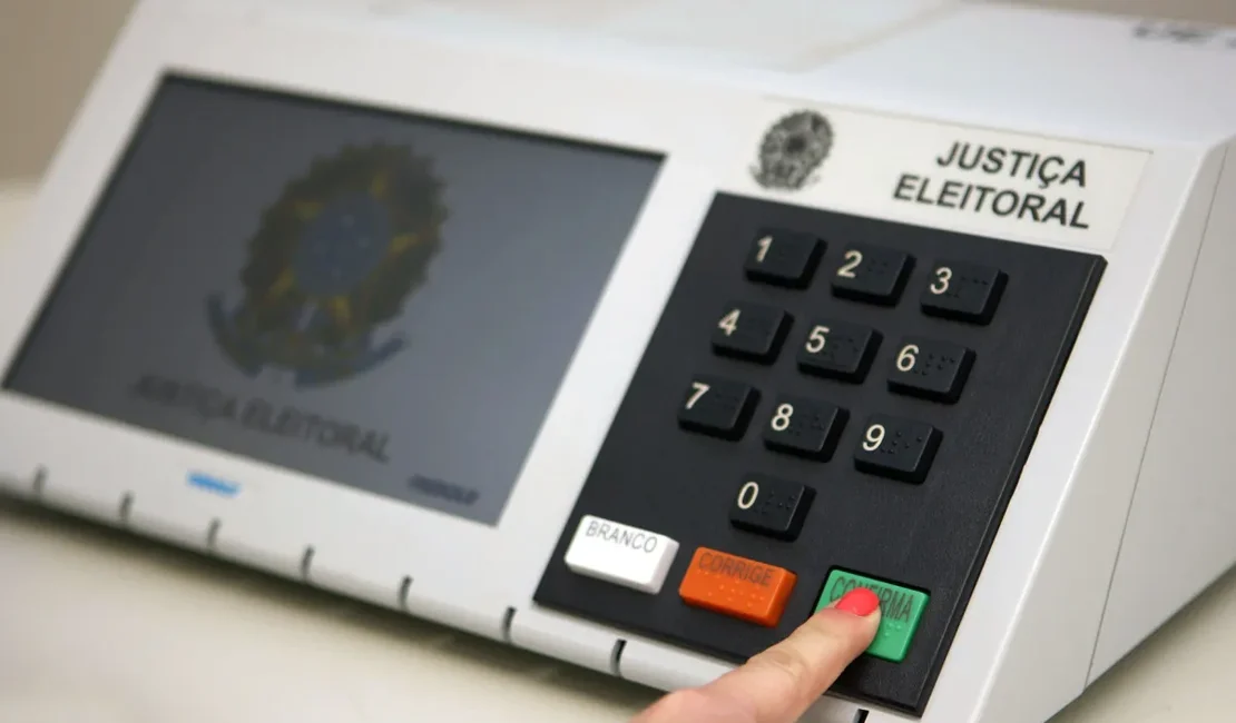 Eleitor verá seis fotos na urna eletrônica ao votar para o Senado; entenda