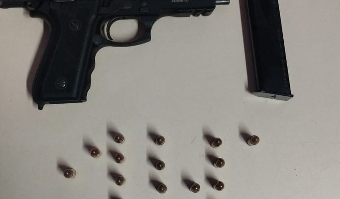 Homem é flagrado com pistola escondida dentro do carro em Flexeiras
