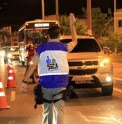 Agentes da SMTT quase são atropelados por motorista embriagado