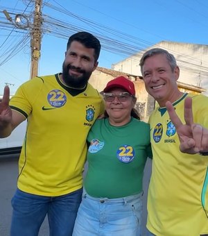 Bebeto e Fábio Costa participam de carreatas por Flávio e Alfredo em Porto Calvo e União
