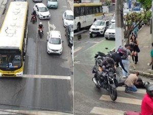 Ônibus tem vazamento de combustível na pista e provoca acidente e transtornos na Jatiúca