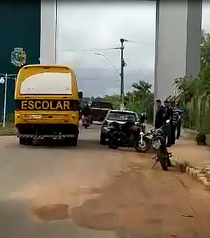 Motociclista colide em carro no Portal Capital na manhã desta segunda (23) em Palmeira