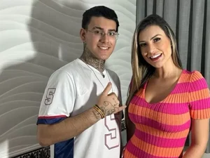 Andressa Urach comemora entrada do filho em site adulto: 'Bem-vindo'