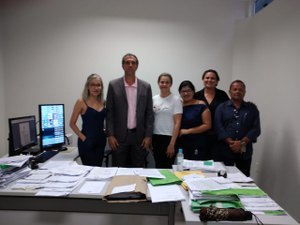 No MP, Auxiliares de Odontologia afirmam que Prefeitura cortou insalubridade e gratificação do PSF