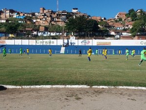 Com portões fechados, CSA faz preparação para 'decisão' com o Altos (PI)