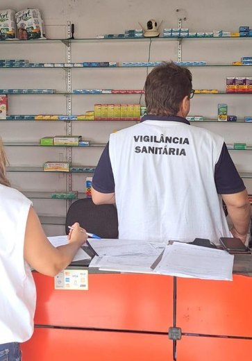 Vigilância Sanitária interdita farmácia por venda irregular de medicamentos