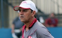 Mário Marques, técnico Macaé (RJ)