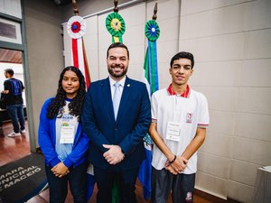 Plenarinho elege presidente e vice entre estudantes selecionados para dia de vereador