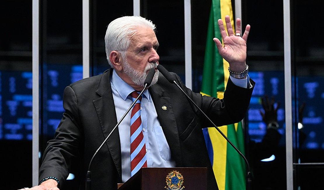 Jaques Wagner deixa liderança do governo no Senado após conversa com Lula