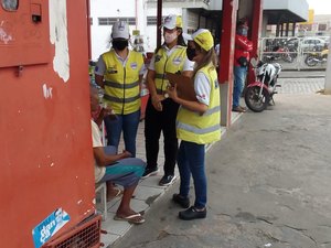 Idoso fica perdido no Jacintinho e Ronda no Bairro encontra familiares