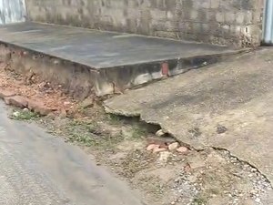 Morador denuncia transtornos após obra danificar calçadas em Arapiraca