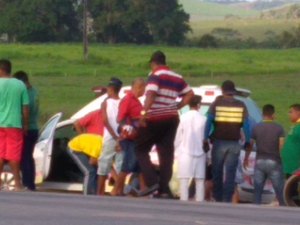 Colisão entre moto e Kombi deixa feridos em São Luís do Quitunde