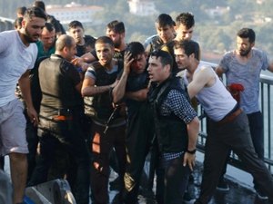 Tentativa de golpe causou 194 mortes e mais de 1.500 militares detidos, diz Exército turco