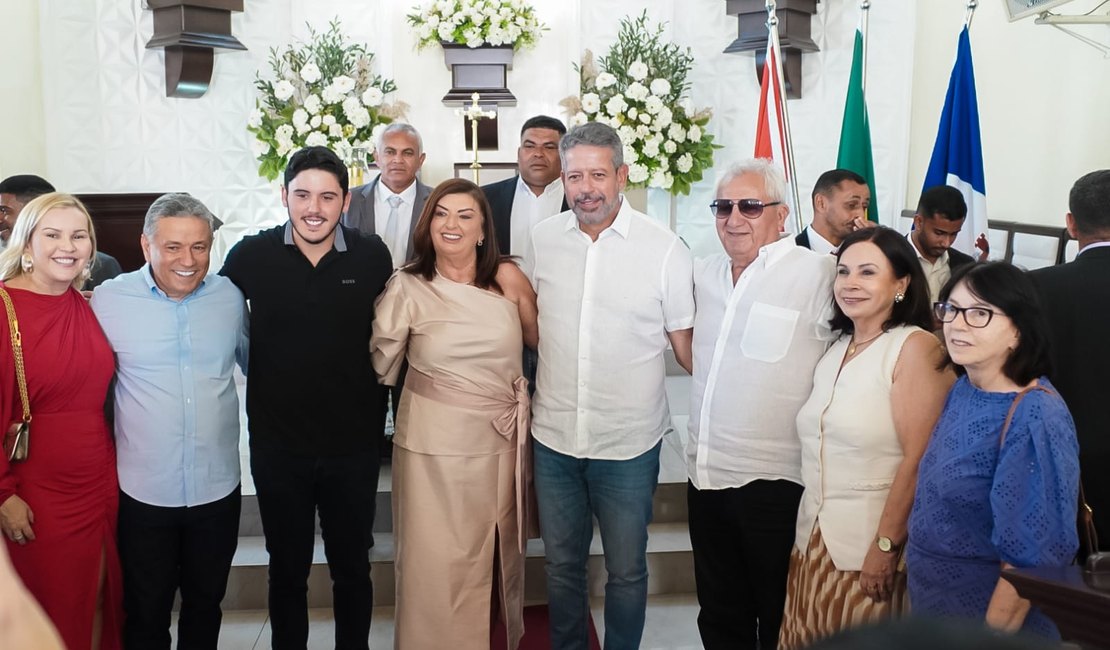 Prefeita Socorrinho expressa apoio a Arthur Lira na festa de 68 anos de Jacaré dos Homens