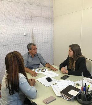 Parlamentar se reuniu com o secretário Mozart Amaral e pediu recuperação de rodovias da região Norte