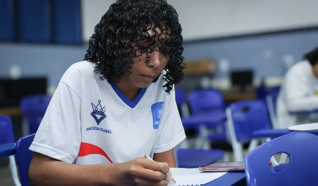 Mais de mil estudantes participam da segunda fase da Olimpíada Alagoana de Matemática