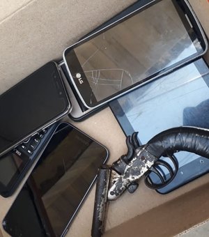 Jovem é preso acusado de roubo de celular em Porto Calvo
