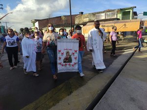 Católicos celebram festa de Santa Luzia em Matriz de Camaragibe