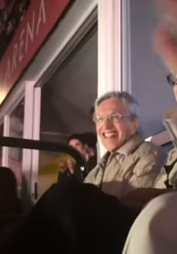 [Vídeo] Caetano Veloso se emociona com homenagem de Rosalía