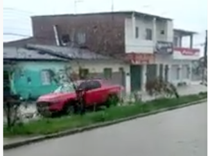 [Vídeo] Chuvas deixam ruas alagadas em São Miguel dos Campos 