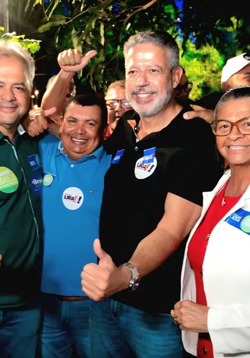 Líder nas pesquisas, Arthur Lira mostra força ao lado de apoiadores em Palmeira dos Índios