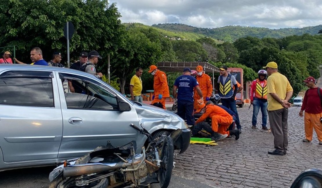 Motociclista fica ferido depois de colidir com veículo em Palmeira dos índios